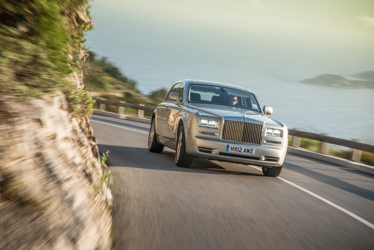 Rolls-Royce открыл свой первый салон в Азербайджане (ФОТО)