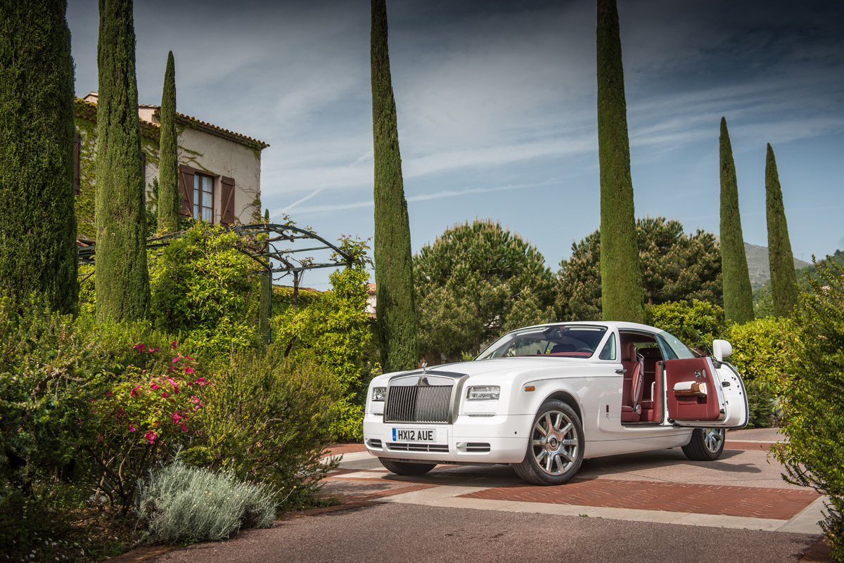 Rolls-Royce открыл свой первый салон в Азербайджане (ФОТО)