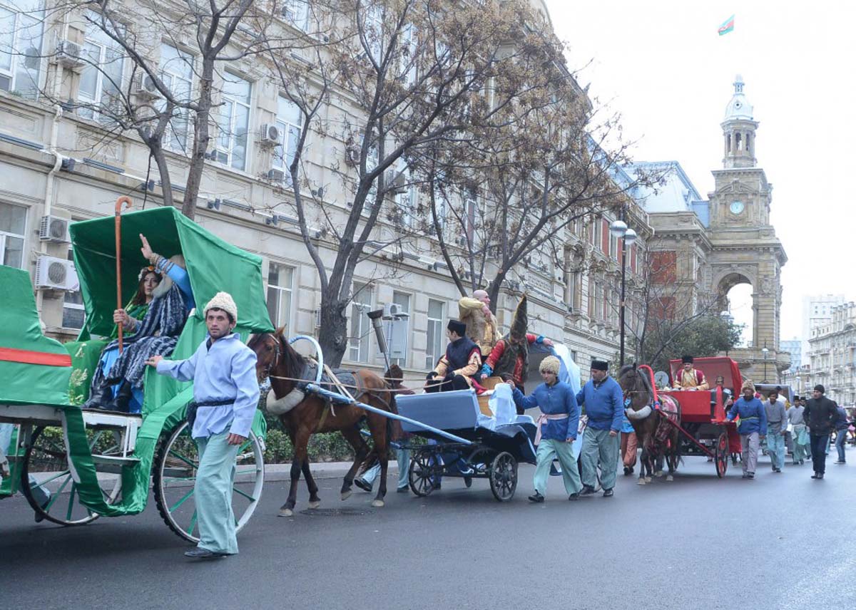 Праздник "Ахыр чершенбе" в Баку (ФОТО)