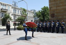 Президент Ильхам Алиев посетил памятник, воздвигнутый в честь Азербайджанской Демократической Республики в Баку (ФОТО)