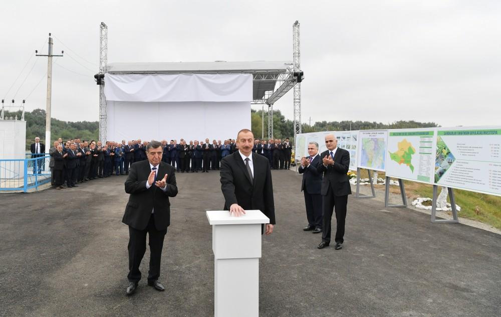 Президент Ильхам Алиев принял участие в церемонии открытия нового канала-притока реки Араз (ФОТО) (версия 2)