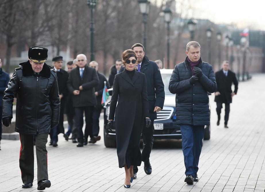 Первый вице-президент Мехрибан Алиева посетила могилу неизвестного солдата в Москве  (ФОТО) (версия 2)