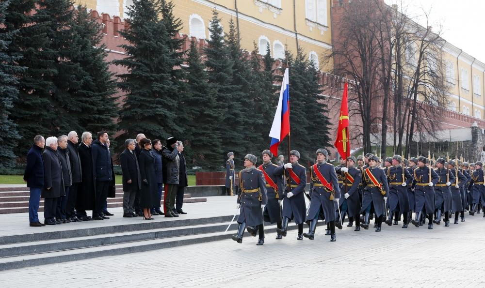 Первый вице-президент Мехрибан Алиева посетила могилу неизвестного солдата в Москве  (ФОТО) (версия 2)