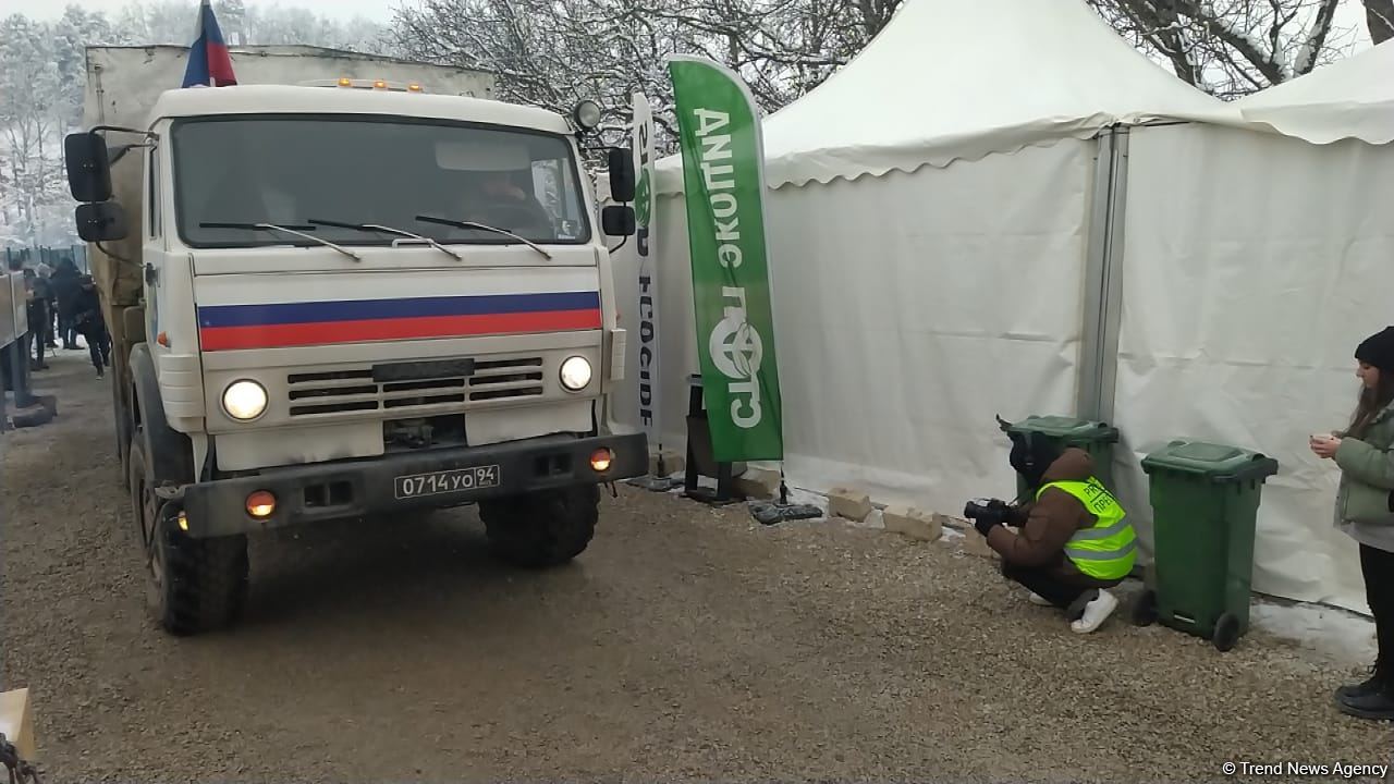 По Лачинской дороге беспрепятственно проехали десять транспортных средств РМК (ФОТО)