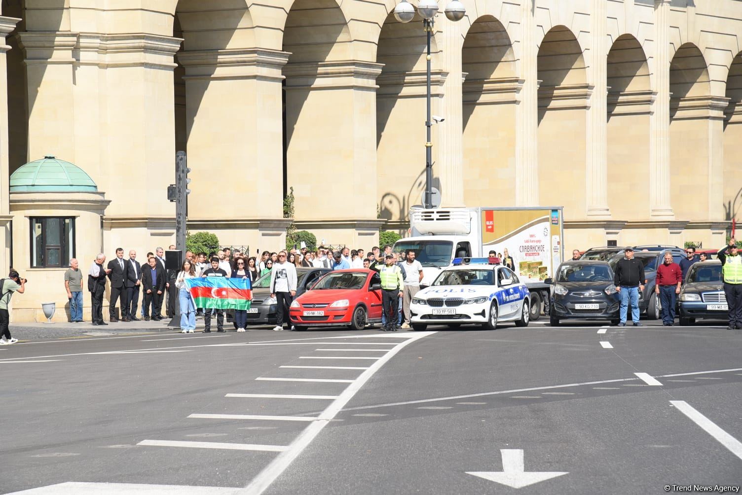 В Азербайджане минутой молчания почтили память шехидов Отечественной войны (ФОТО/ВИДЕО)