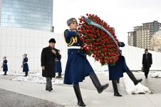 Премьер-министр Пакистана посетил Парк Победы в Баку (ФОТО)