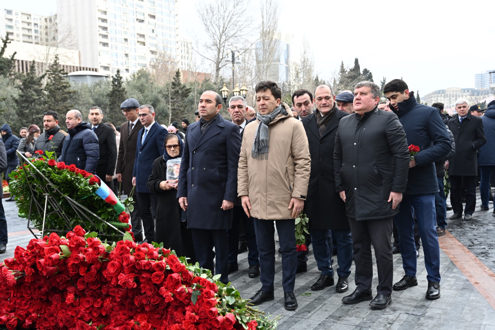 Коллектив Милли Меджлиса Азербайджана почтил память жертв Ходжалинского геноцида (ФОТО)