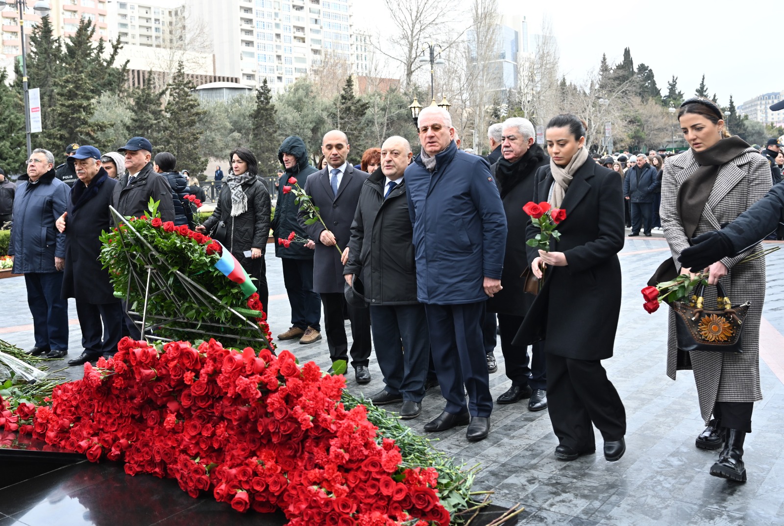 Коллектив Милли Меджлиса Азербайджана почтил память жертв Ходжалинского геноцида (ФОТО)