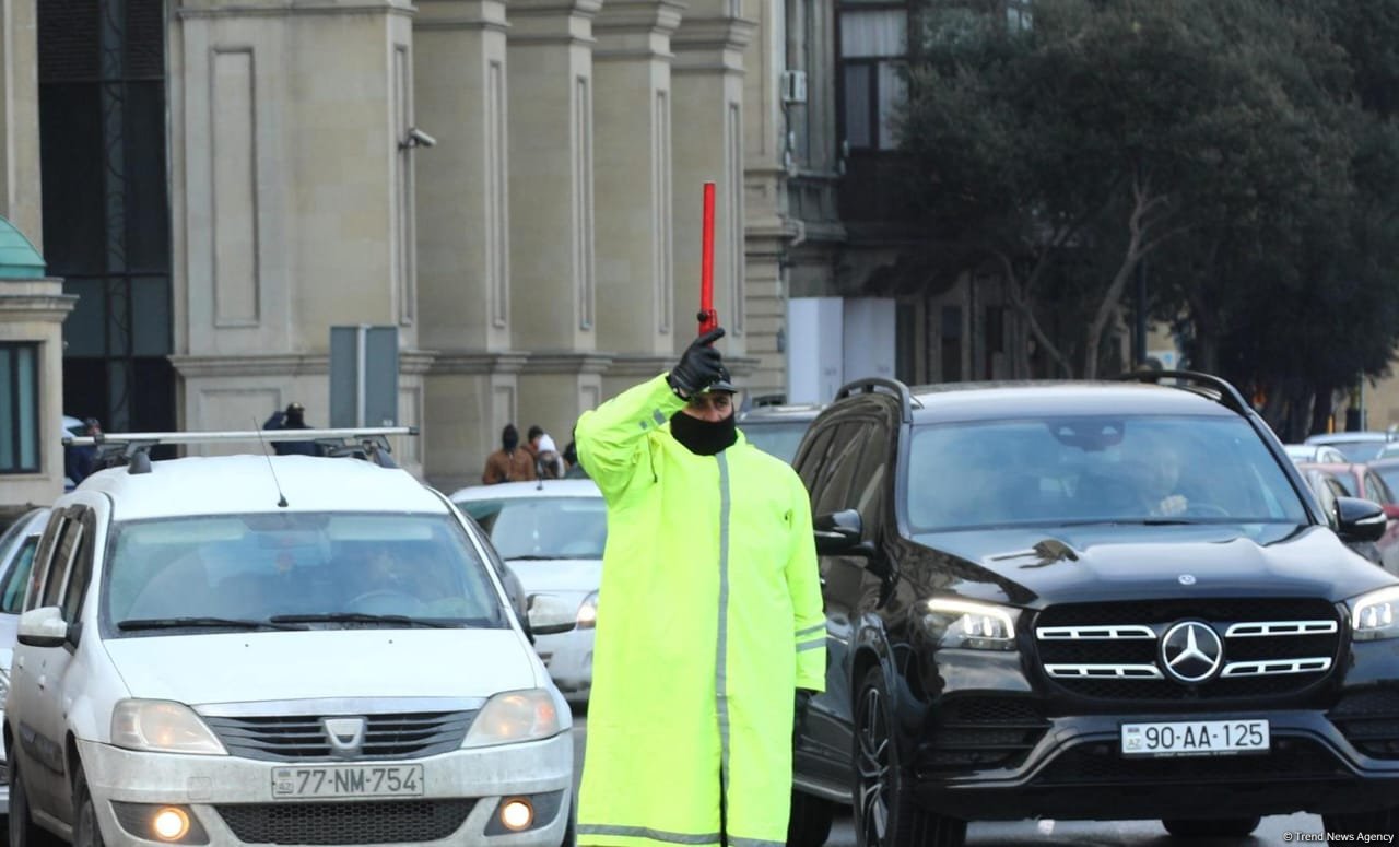 В Азербайджане минутой молчания почтили память жертв Ходжалинского геноцида (ФОТО)