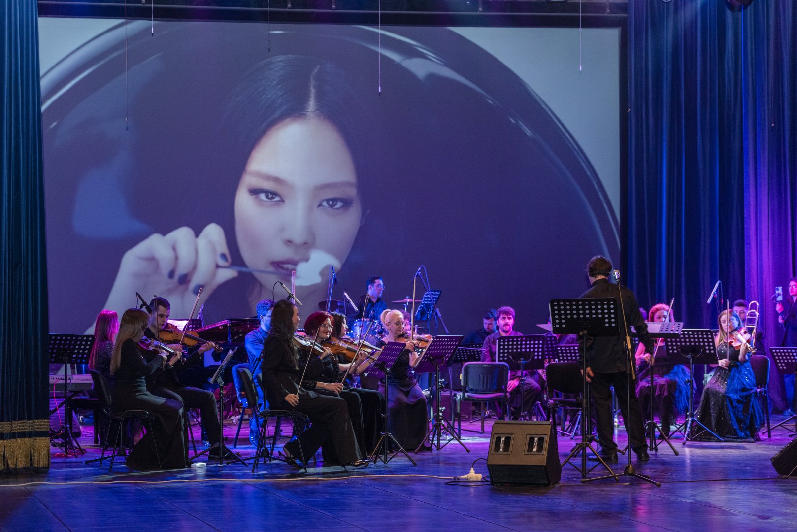 Впервые в Баку для любителей корейской музыки состоялось шоу "K-POP Symphony" (ФОТО)