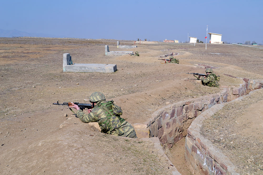 В Азербайджане с военнообязанными проведены практические занятия в полевых условиях (ФОТО/ВИДЕО)