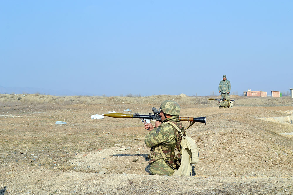 В Азербайджане с военнообязанными проведены практические занятия в полевых условиях (ФОТО/ВИДЕО)