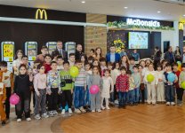 McDonald’s Azərbaycan и ГФСЗ провели праздник Новруз для детей шехидов и ветеранов (ФОТО)