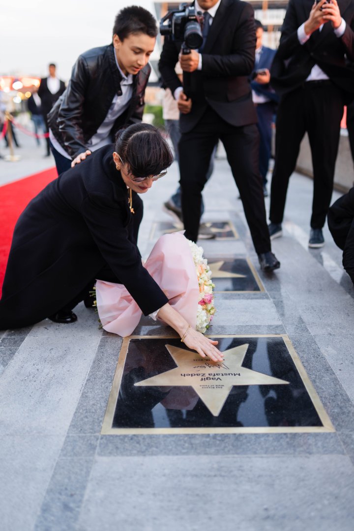 Открытие звезды Вагифа Мустафазаде на Sea Breeze Walk of Fame  (ФОТО)