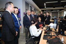 Ректор Университета АДА Хафиз Пашаев ознакомился с условиями, созданными в Креативном центре (ФОТО)